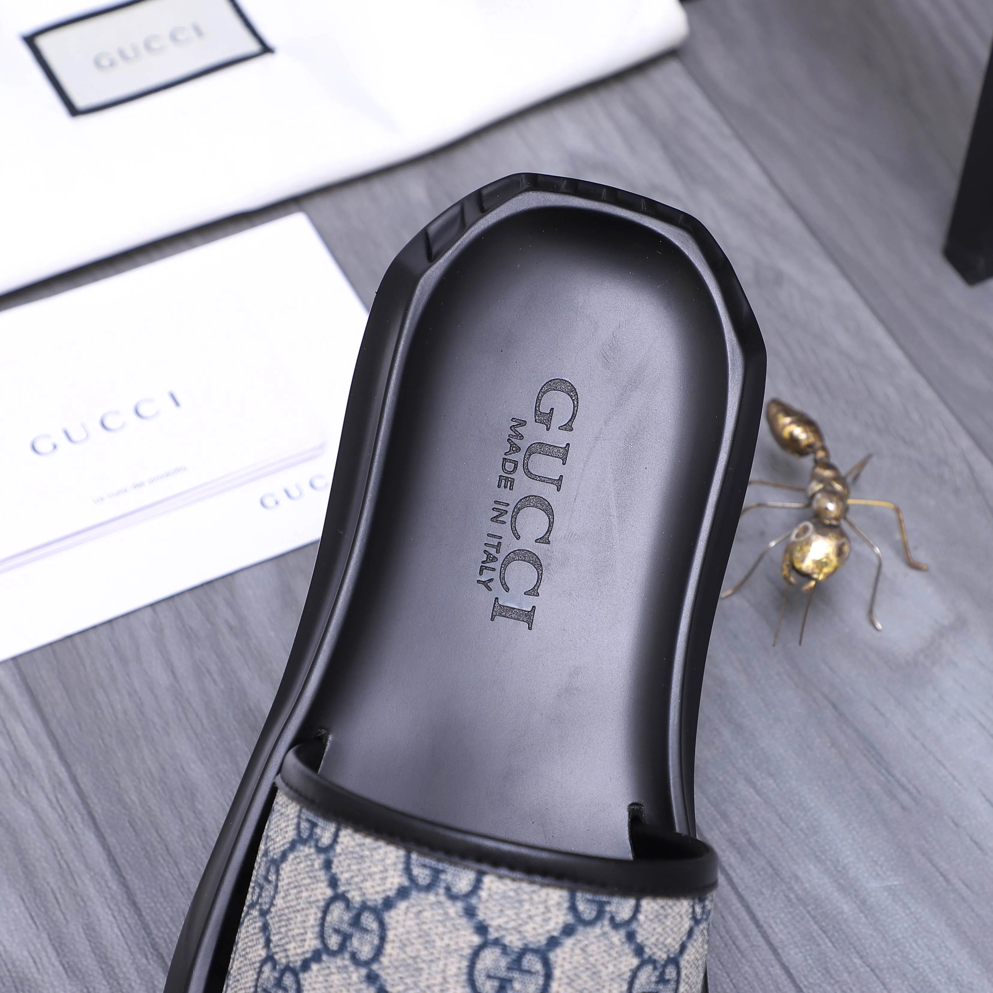 Men's shoes 💰280 Product trademark: GUCCI "Gucci" slippers Regular size: 38-44 (45.46 custom-made, non-returnable) Product materials: Selected cowhide printed upper, instep imitation leather lining, original outsole